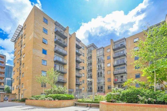 Thumbnail Flat to rent in Constable House, Cassilas Road, South Quay, Canary Wharf, London