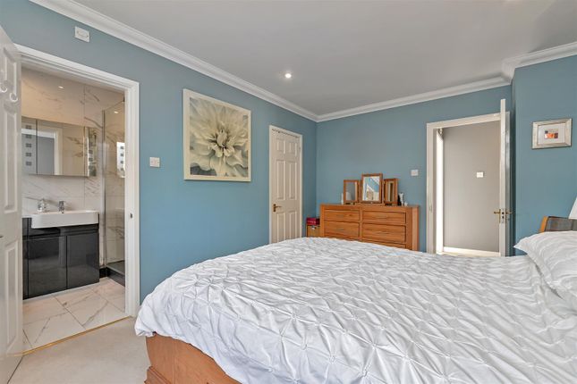 18Burghleyclose-71.Jpg