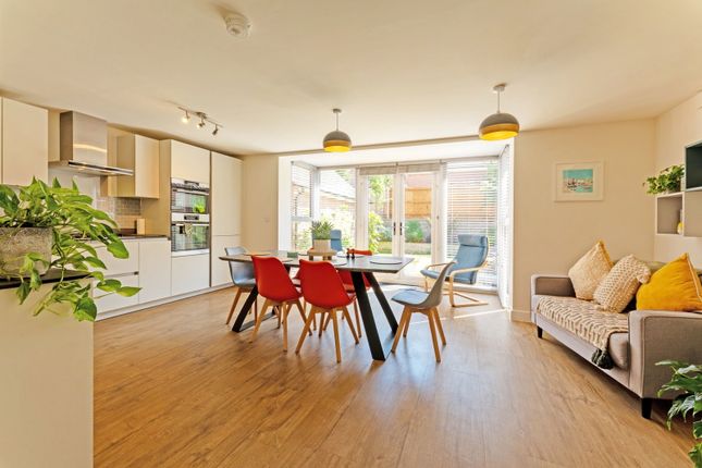 19, Woodward Drive, Market Harborough photo 4