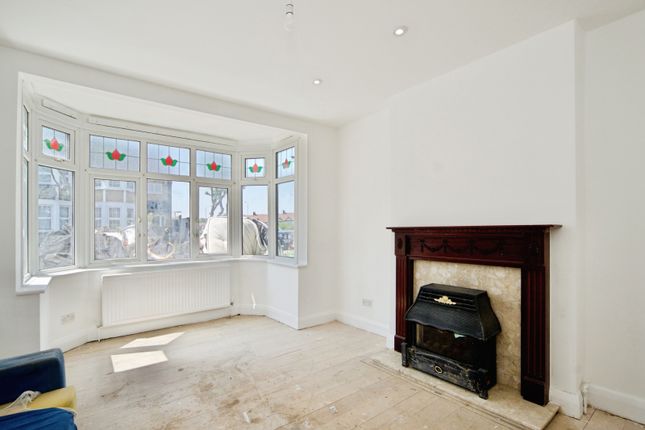 14, Forest View Road, London photo 2