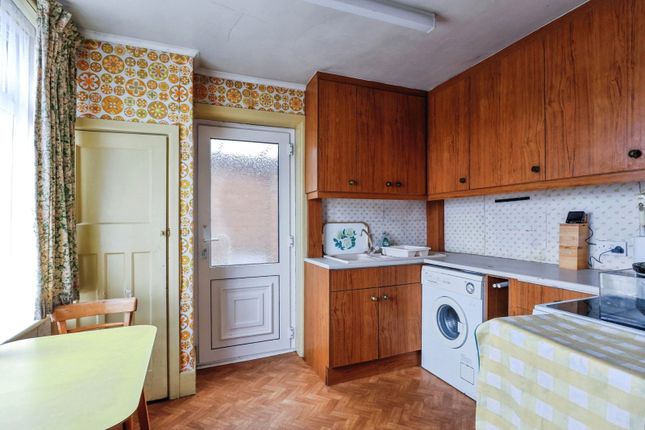 9, Heathfield Avenue, Dorset photo 3