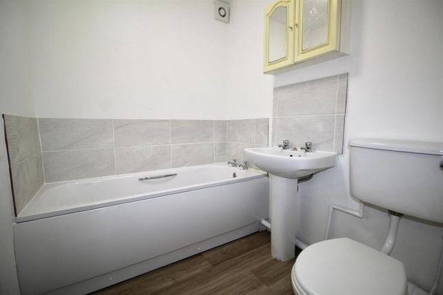 153, Linwood Crescent, Middlesex photo 5