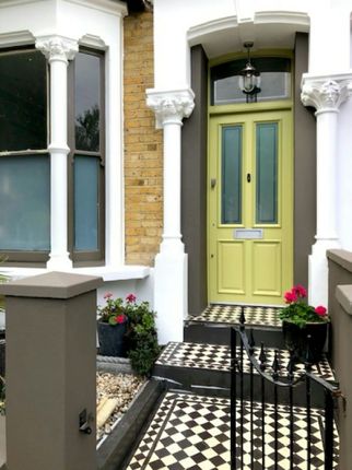 16, Dresden Road, London photo 3