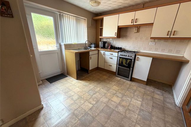 17, Queen Elizabeth Avenue, Milford Haven photo 4