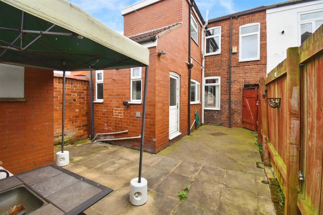 End terrace house for sale in Whitby Avenue, Whitby Street, Hull