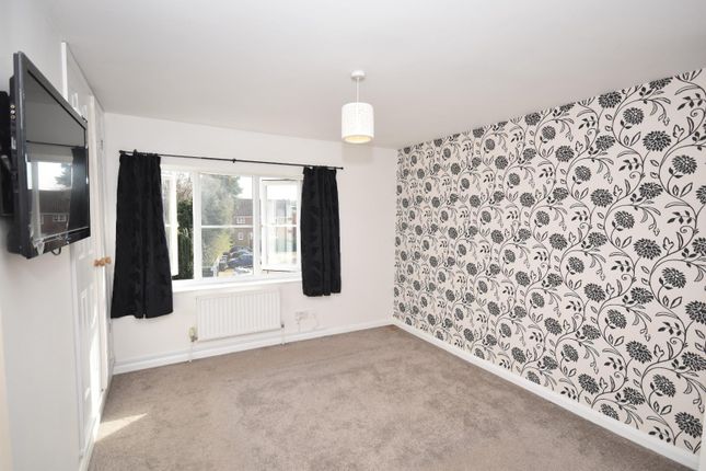 Terraced house to rent in Cross Street, Moulton, Northampton