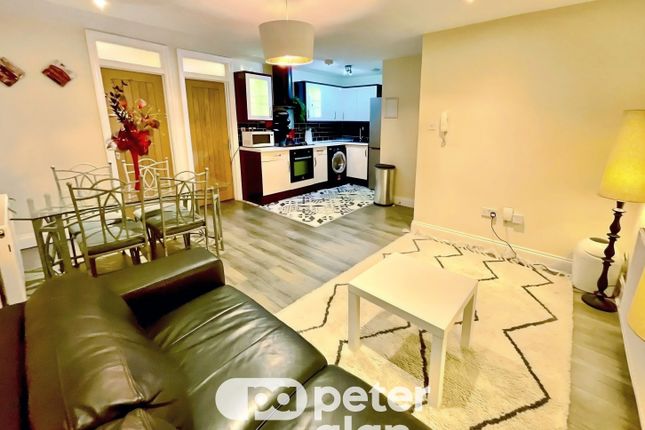 Flat 1 Tud, CARDIFF photo 2