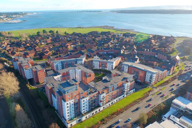 Thumbnail Flat for sale in Avenel Way, Poole