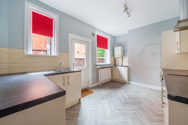 52, Tootal Drive, Salford photo 4