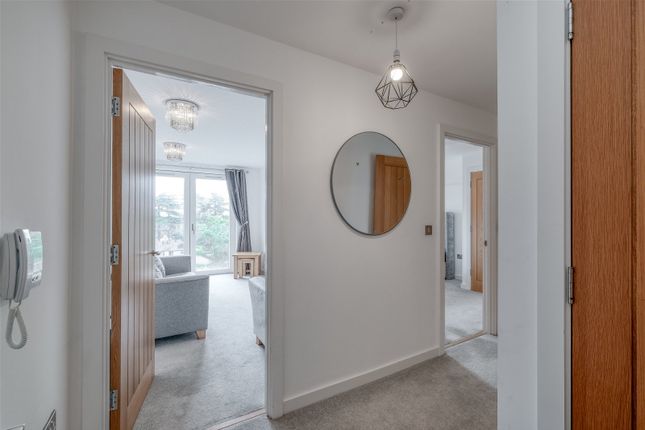 Flat for sale in Gresley Close, Stratford-Upon-Avon