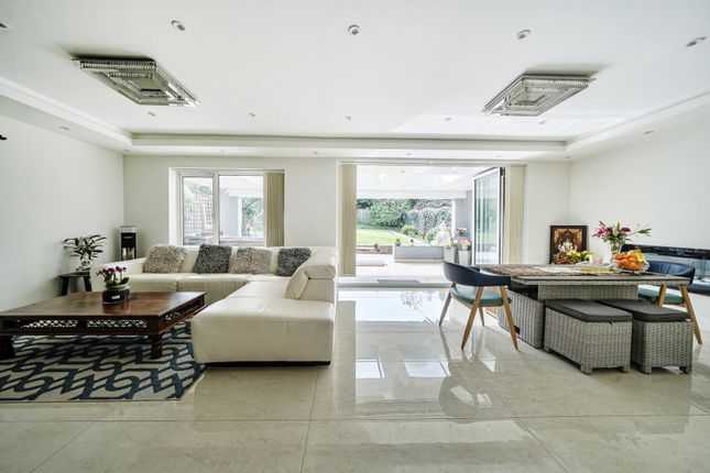 67, Ashbourne Road, London photo 3