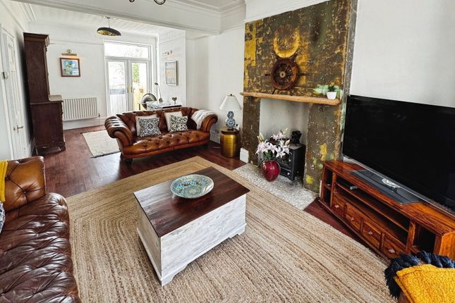 35, Esplanade Avenue, Porthcawl photo 3