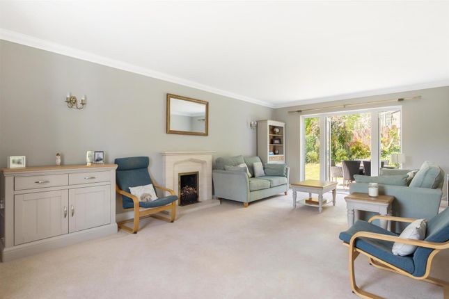 12, Birch Way, Charlton Down photo 3