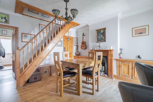 72 Carlton Road, Lowestoft photo 4