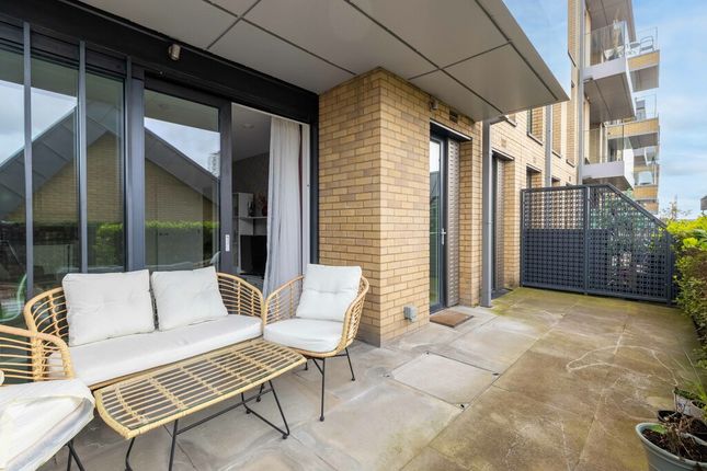 Flat to rent in Ingrebourne Apartments, Fulham