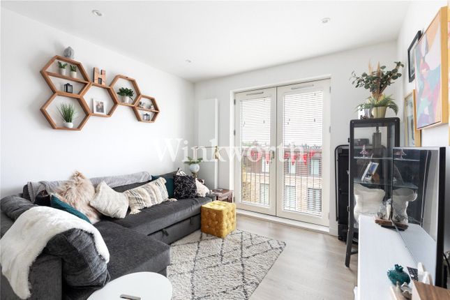 Flat 31, Kernal House, 19, Apple Tree Road, London photo 3