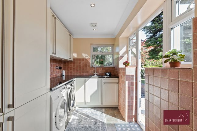 5, Birch Road, Finchampstead photo 3
