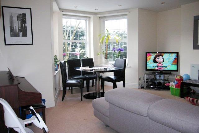 Hocroft Court, Hendon Way, London photo 2