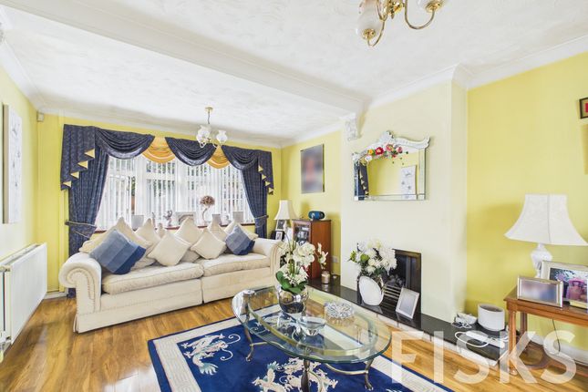 43, Romsey Road, Benfleet photo 2