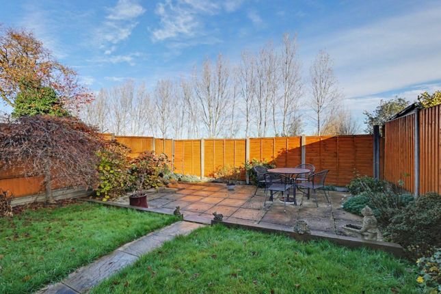 303 Beechings Way, Rainham, Kent photo 2