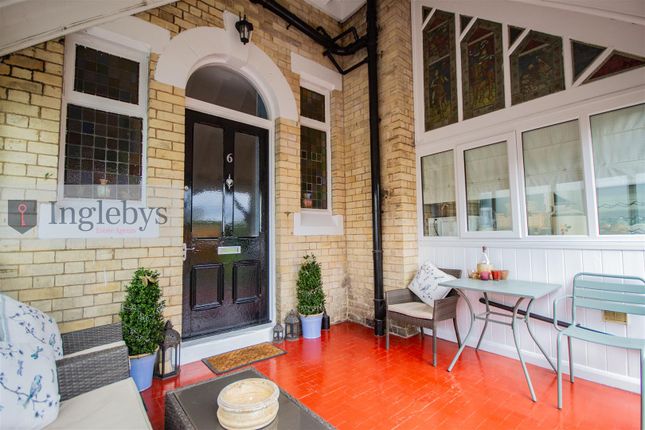 6 Glenhow, Lune Street, Saltburn-By-The-Sea photo 2