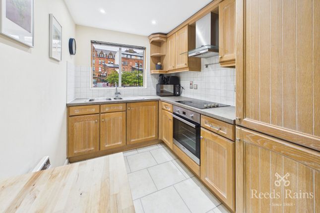 Flat 2, 23, Whitworth Street West, Greater Manchester photo 3