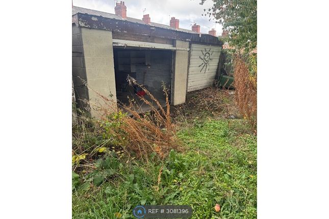 Old Mold Road Gwersyllt, Wrexham photo 2