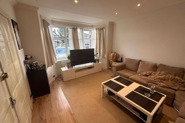 42, Kings Drive, Edgware photo 4