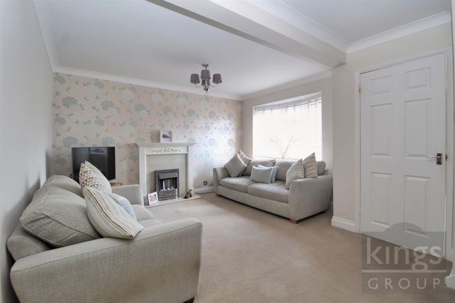 10, Brickcroft, Broxbourne photo 2
