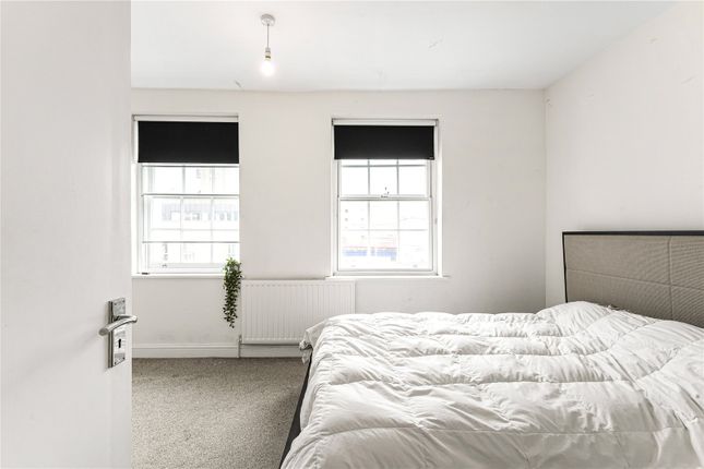 Flat to rent in 685 Commercial Road, London