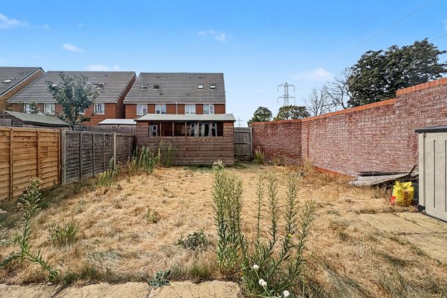 32, Rainbow Gardens, Dartford photo 4