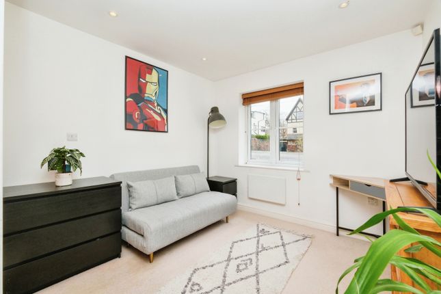 Flat for sale in Sutherland Avenue, Leeds