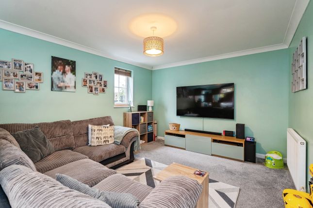 13, Varrick Way, Attleborough photo 2
