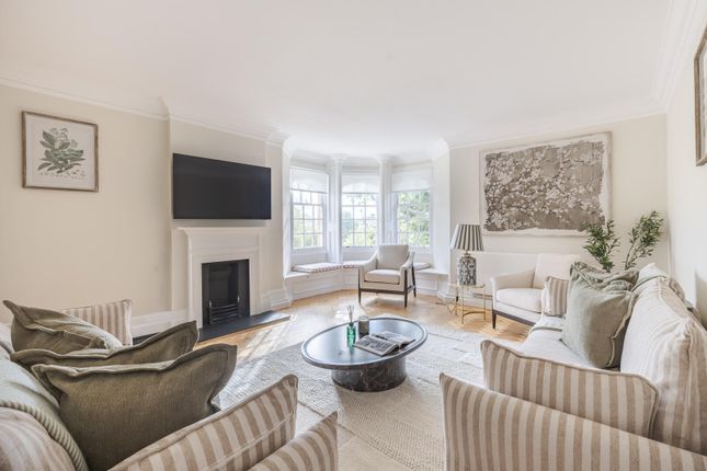 Lansdowne House, London photo 2