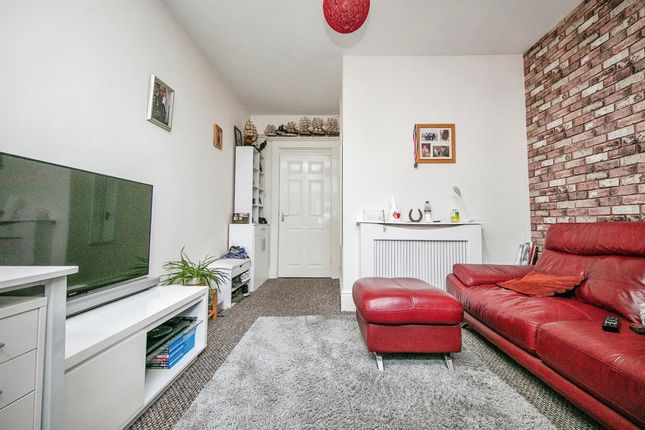 Flat for sale in Rose Hill Crescent, Ipswich