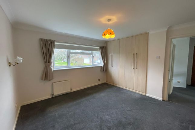 Property to rent in Newlands Park, Copthorne, Crawley