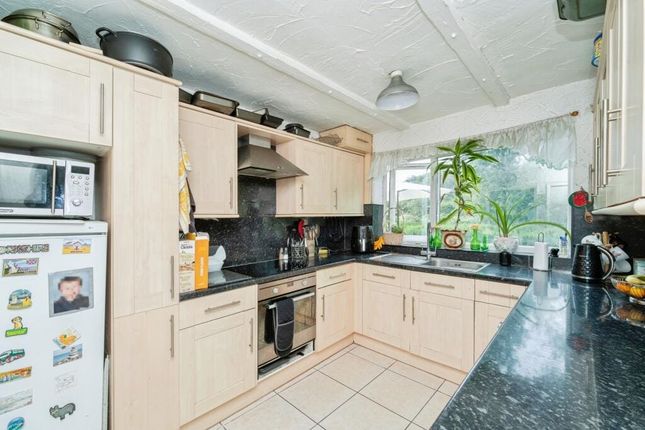 45, Lawn Avenue, West Drayton photo 2