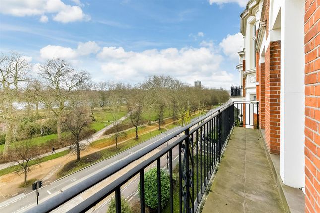 Knightsbridge Luxury  Flat 30, Wellington Court (36).Jpg