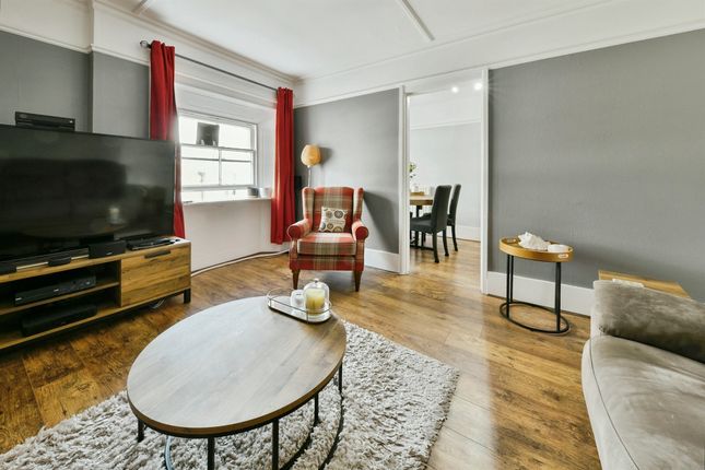 Bank Flat, 5-6, High Street, Hitchin photo 3