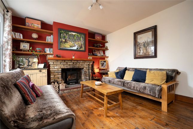 26, Colham Avenue, West Drayton photo 2