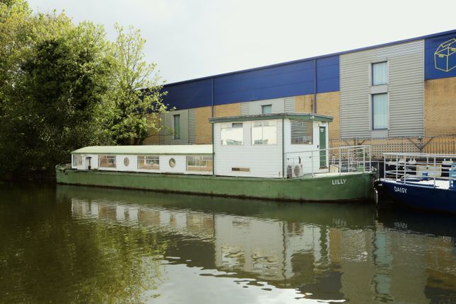 Thumbnail Houseboat to rent in Eagle Wharf Road, London