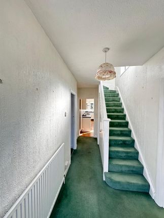 21 Napier Close, WEST DRAYTON photo 5