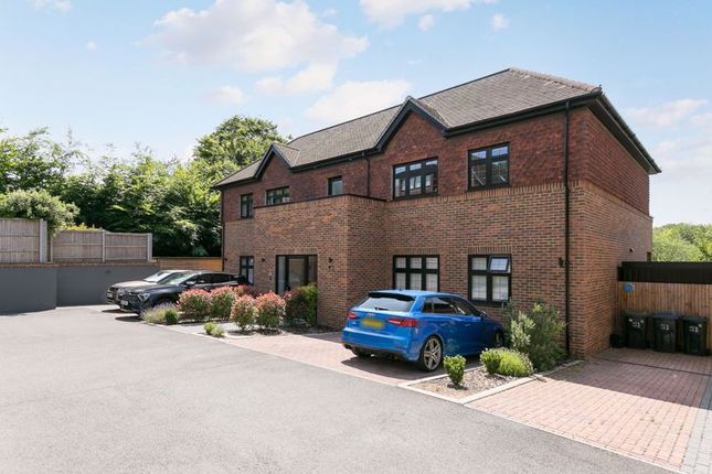 5 Golfside Mews, Coulsdon Court Road, Coulsdon photo 4