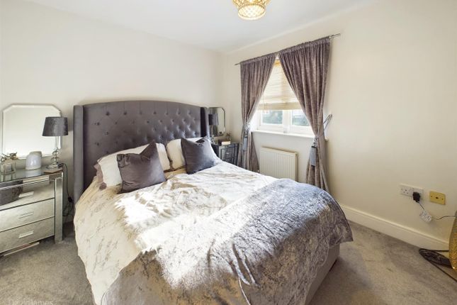 Town house for sale in Kelham Drive, Sherwood, Nottingham