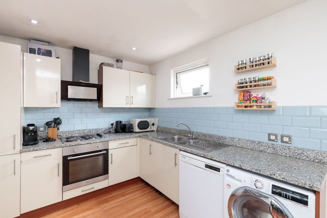 Thumbnail Flat for sale in Alscot Road, London
