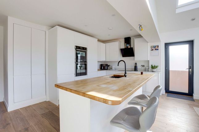 27 Newstead Avenue, Nottingham photo 4