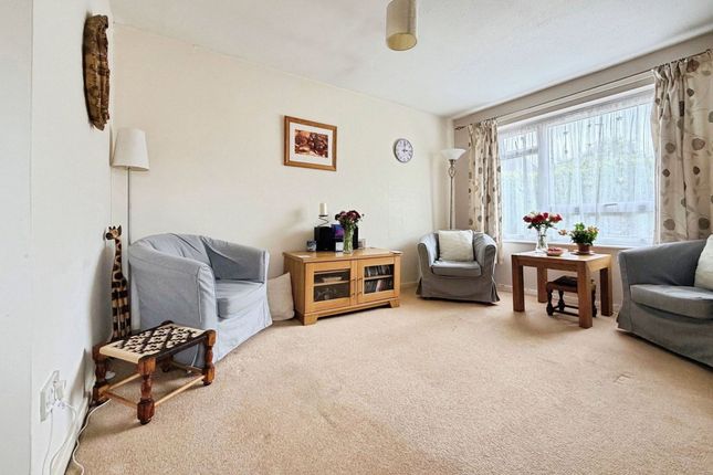 32 Corsair Drive, Southampton photo 2