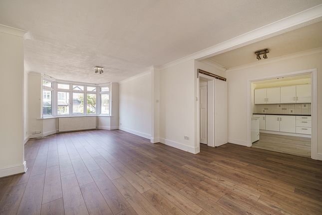 82 Walden Avenue, Chislehurst photo 3