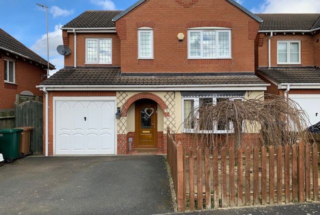 Detached house for sale in Mason Crescent, Swadlincote