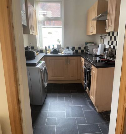 Terraced house to rent in St. Annes Avenue, Royton, Oldham
